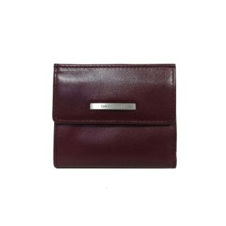 Small and Practical Bordo Wallet Claudio Ferrici